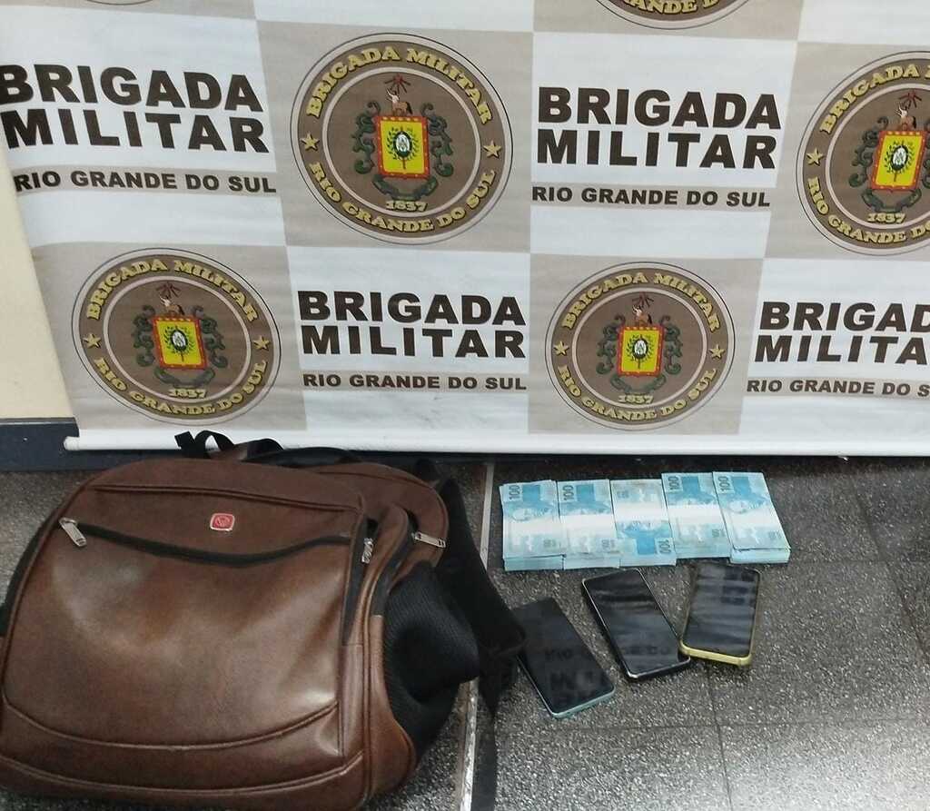 título imagem Homens foram presos com dinheiro falso em cidade da região