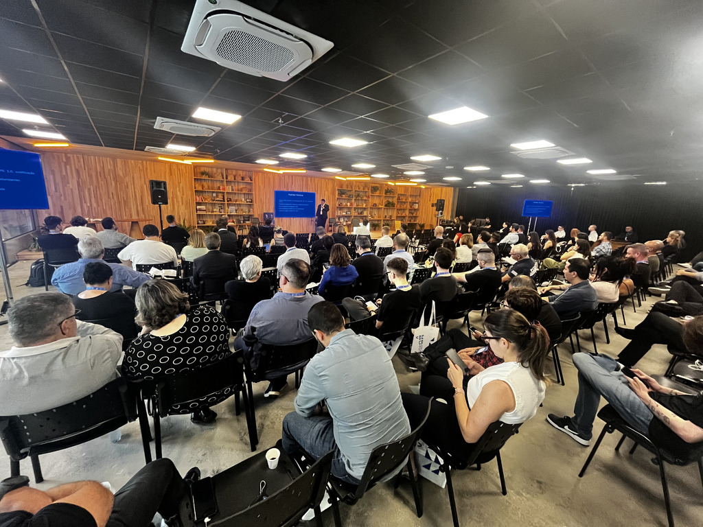 título imagem Em conferência na Capital, especialistas dão dicas para fugir de golpes virtuais