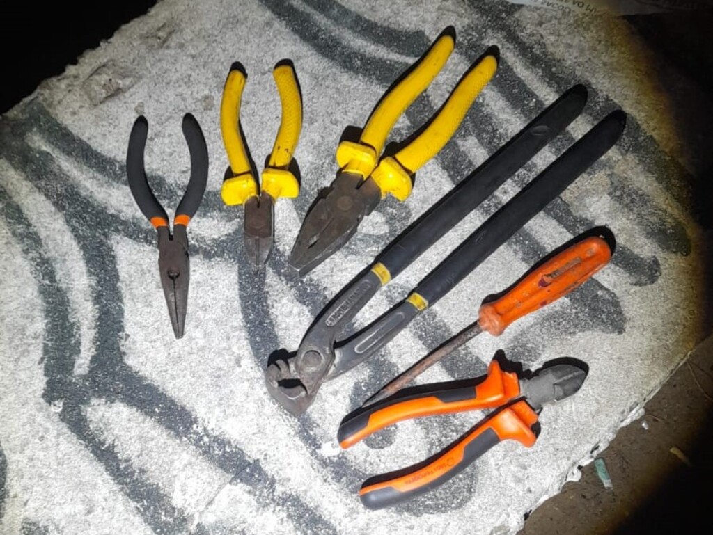 título imagem Homens são detidos por furto de fios na região central de Santa Maria