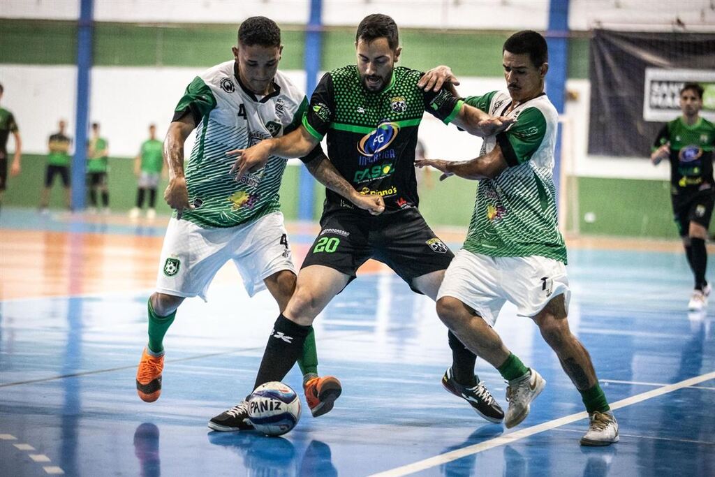 título imagem Tio Nanato vence ATF e abre vantagem nas semifinais da Copa Regional de Futsal