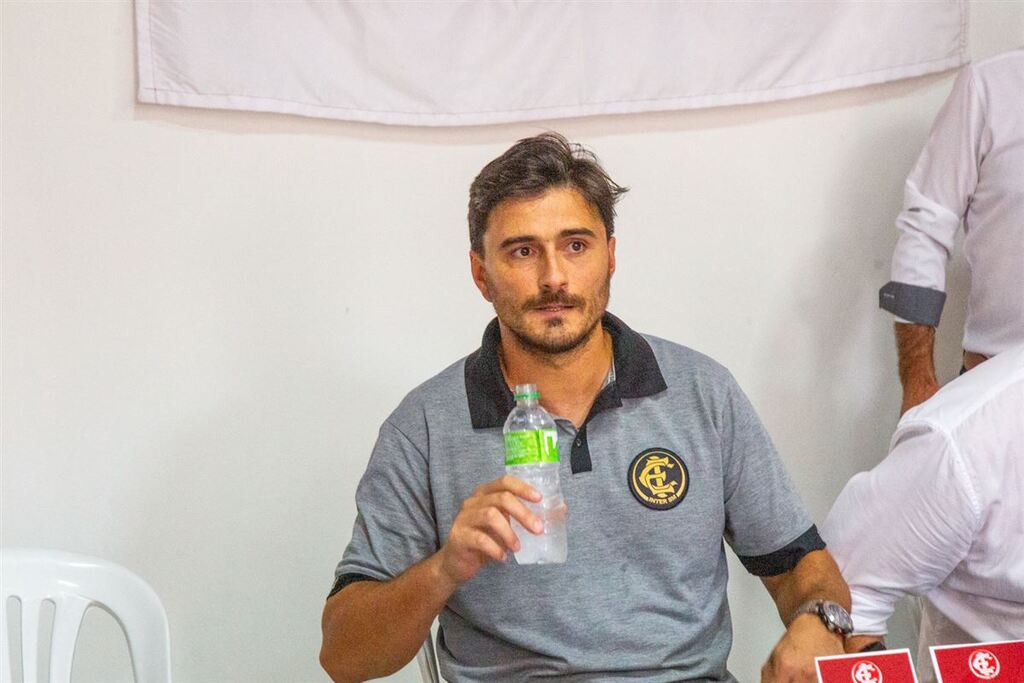 título imagem Técnico do Inter-SM Bruno Coutinho vem novamente a Santa Maria na terça-feira