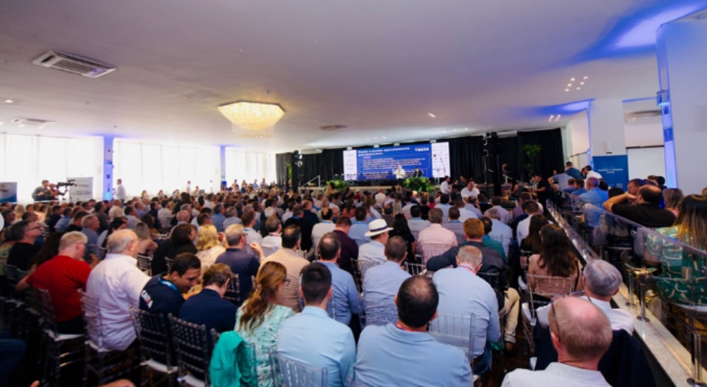 Com cobertura do Grupo Diário, Assembleia de Verão da Famurs reúne cerca de 300 prefeitos em Xangri-Lá