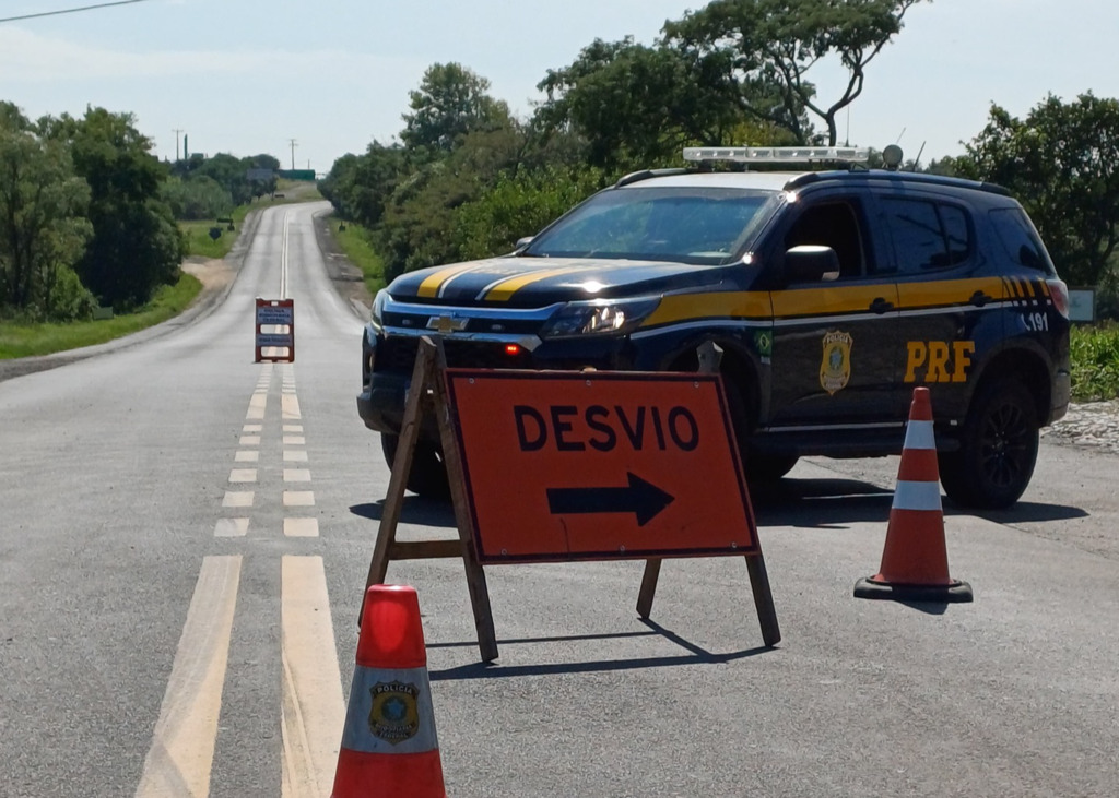 título imagem Trecho da BR-290, em Vila Nova do Sul, segue totalmente bloqueado; confira rotas alternativas