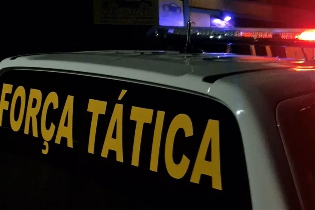 Homem é preso por descumprir prisão domiciliar e portar drogas em Santiago