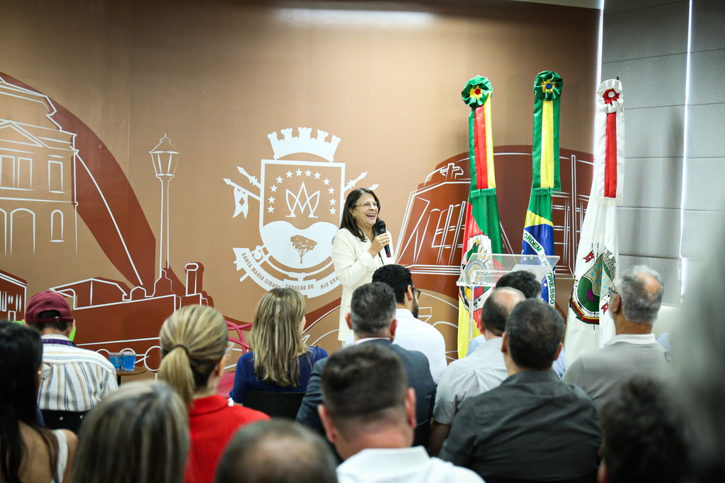 título imagem VÍDEO: Lúcia Madruga se torna a primeira mulher eleita ao Executivo que ocupa o cargo de prefeita na história de Santa Maria