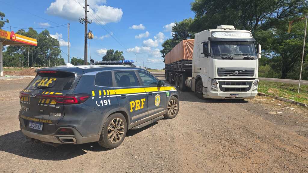 título imagem PRF recupera bitrem furtado na região