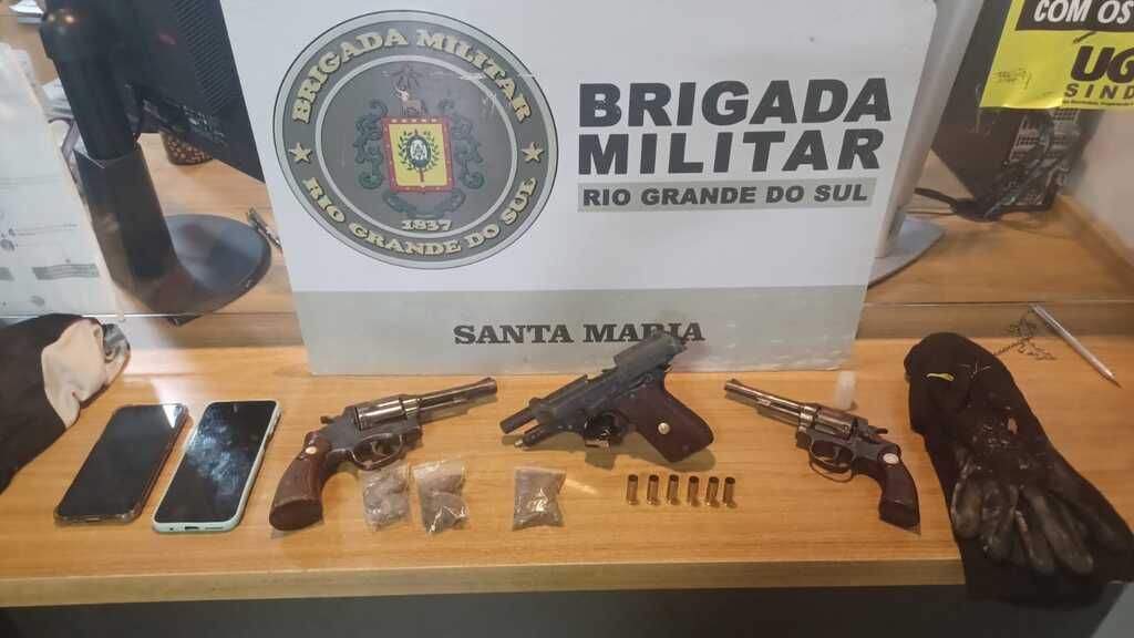 Homem de 60 anos é morto a tiros e filho fica gravemente ferido; foi o 12° homicídio do ano em Santa Maria Homem de 60 anos é morto a tiros e filho fica gravemente ferido; foi o 12° homicídio do ano em Santa Maria