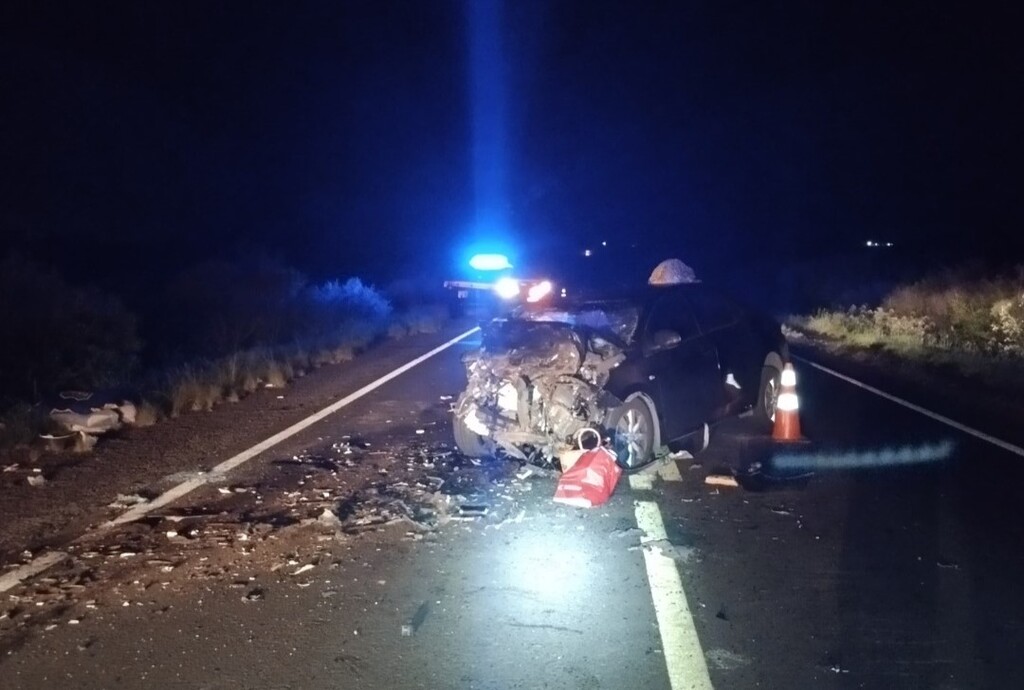 Identificadas as três vítimas de acidente entre dois carros na BR-290 Identificadas as três vítimas de acidente entre dois carros na BR-290