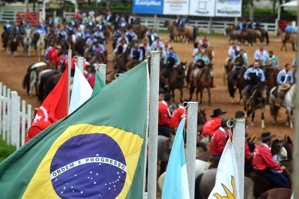 título imagem Rodeio do Conesul começa nesta quarta; acampamentos estão liberados a partir de terça