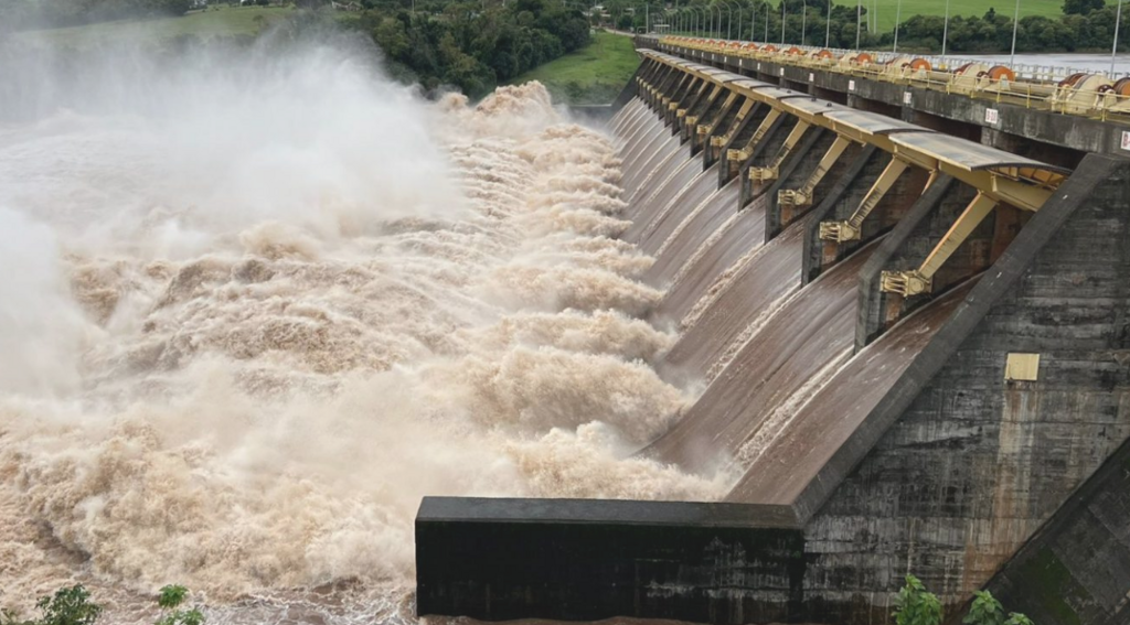 Foto: Prefeitura de Salto do Jacuí (Divulgação) - Comportas que fazem parte da estrutura da Usina da CEEE Geração em Salto do Jacuí