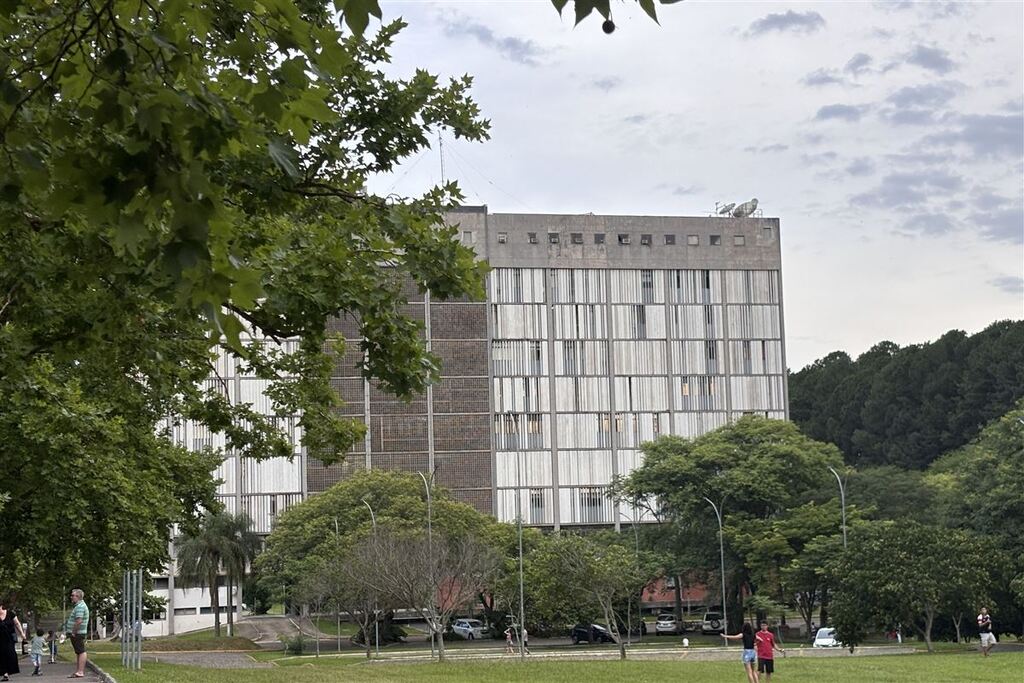título imagem Eleição na UFSM esquenta com possibilidade de reviravolta em uma chapa