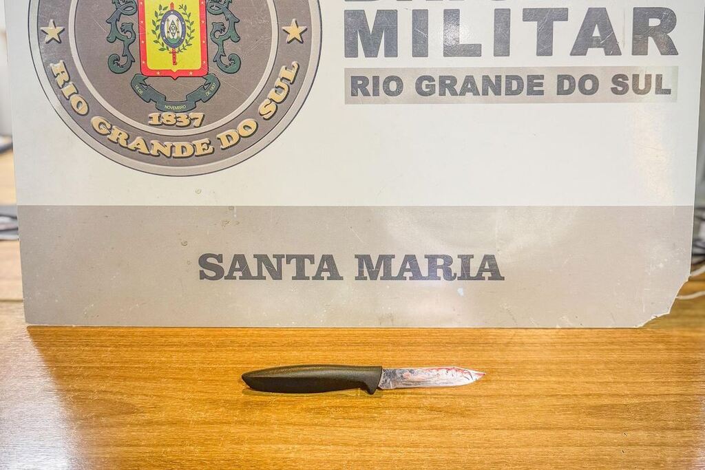 título imagem Jovem é preso em flagrante após esfaquear homem em Santa Maria