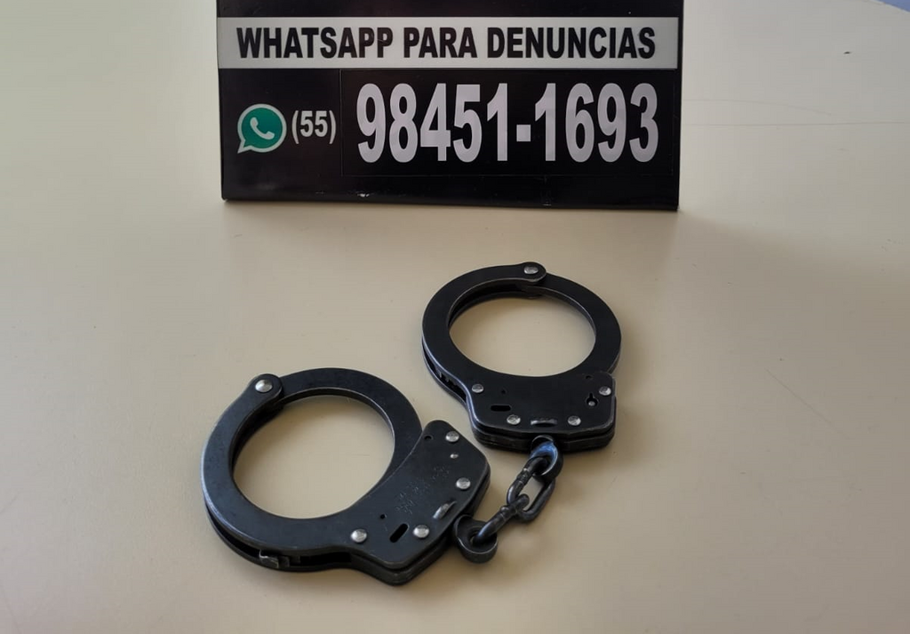 título imagem Funcionário de posto de combustível é preso por envolvimento em roubo de malote na região