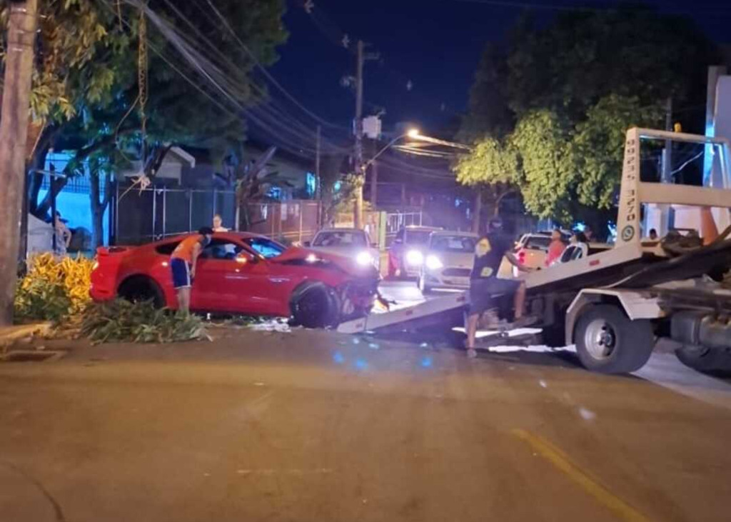 título imagem Motorista de Mustang se envolve em acidente de trânsito em Santa Maria