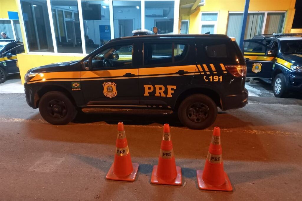 título imagem Foragido da Justiça é preso pela PRF em abordagem na BR-158, em Santa Maria