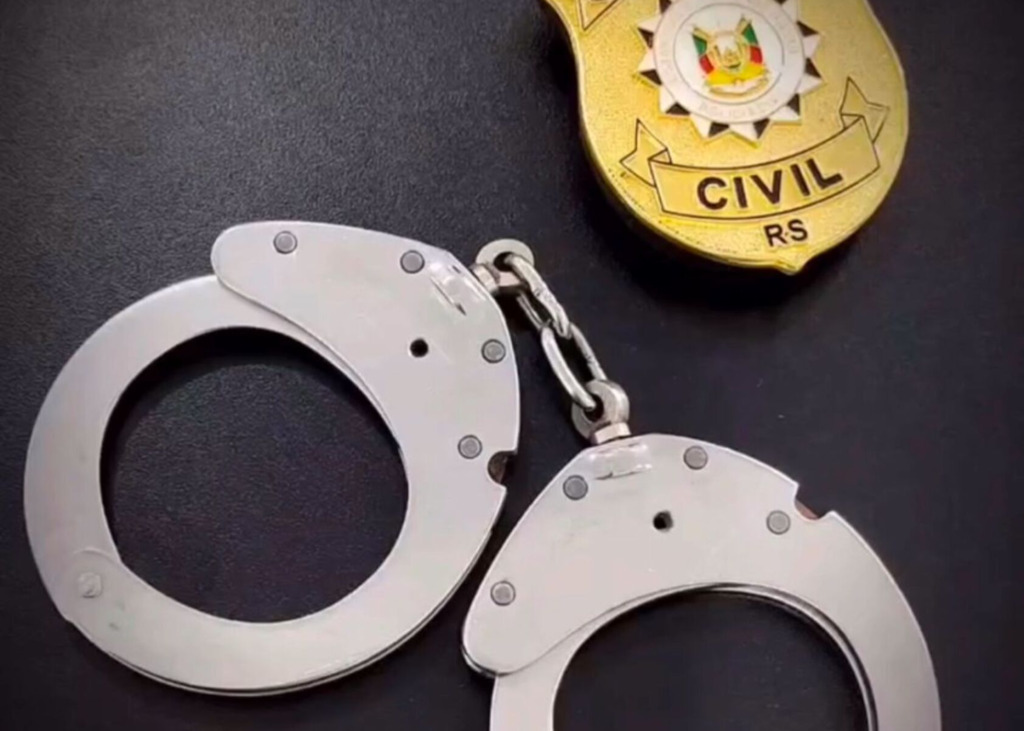 título imagem Polícia Civil prende suspeito de violência doméstica na região