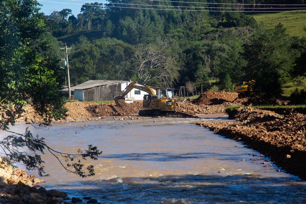 Governo lança Refaz Reconstrução com redução de até 95% em juros