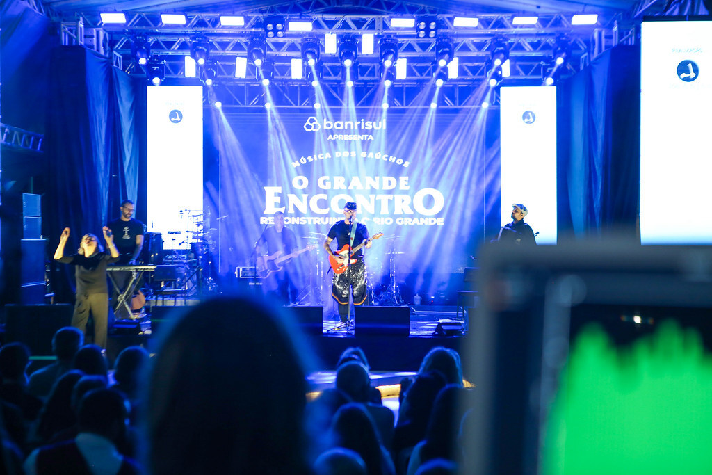 título imagem Com shows de 14 artistas nativistas, O Grande Encontro reúne cerca de 6 mil pessoas em Santa Maria