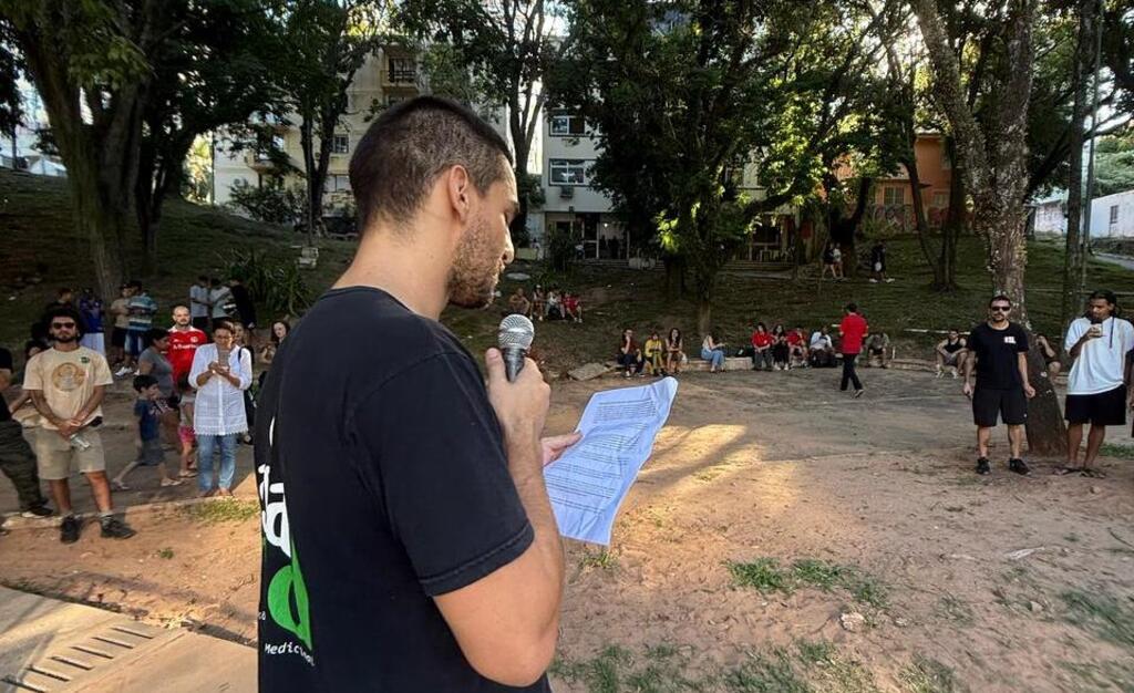 Associação que produz óleo derivado de maconha realiza ato em Santa Maria contra a destruição de produto em operação