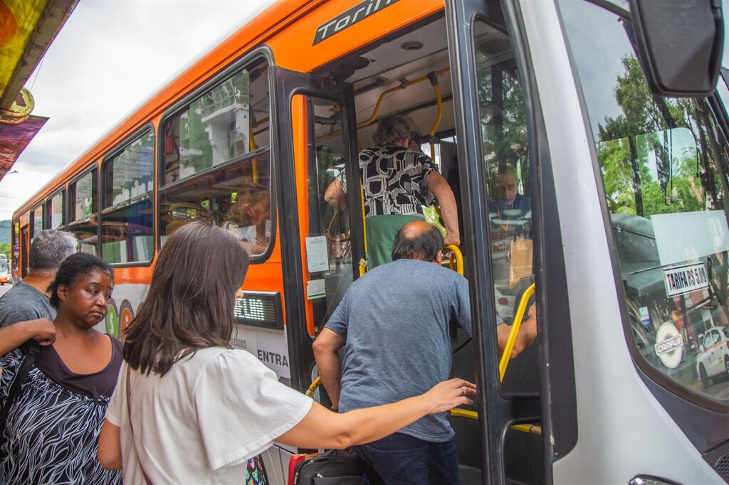 título imagem Reajuste na passagem de ônibus ainda é dúvida em Santa Maria; saiba qual é a projeção do valor