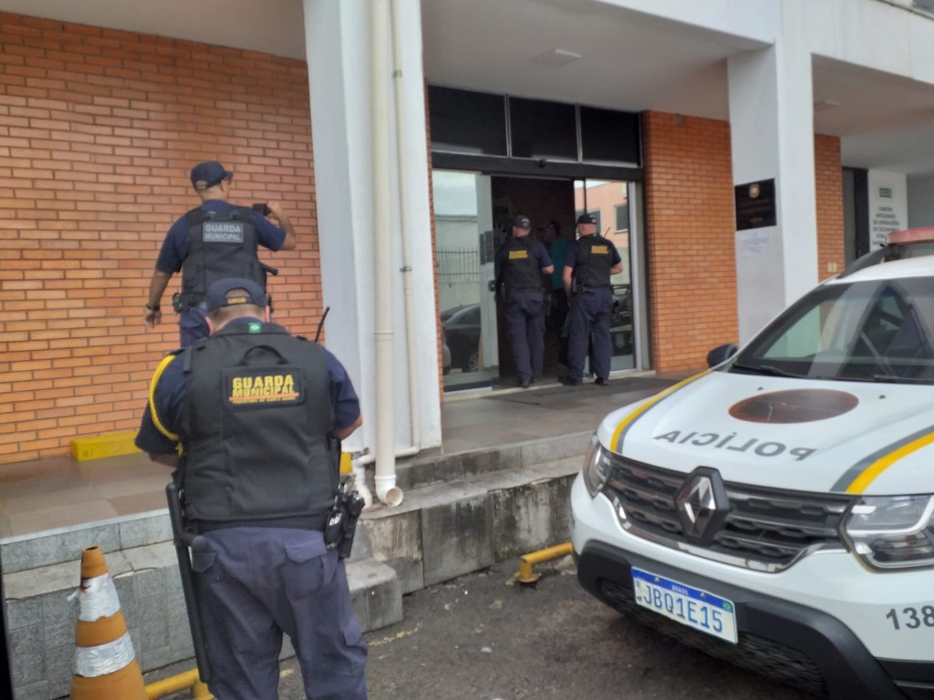 título imagem Dois homens são detidos pela Guarda Municipal por invasão de área no Jockey Club