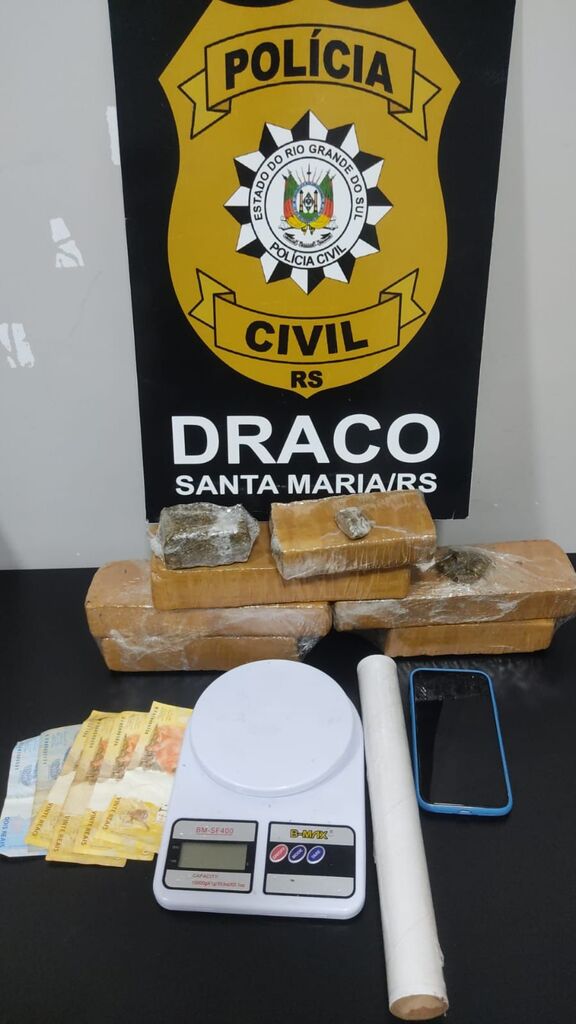 Jovem é preso por tráfico de drogas em Santa Maria
