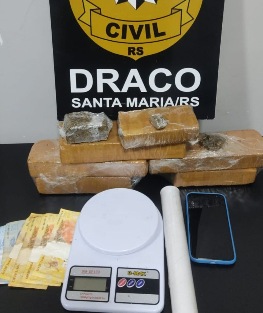 Jovem é preso por tráfico de drogas em Santa Maria