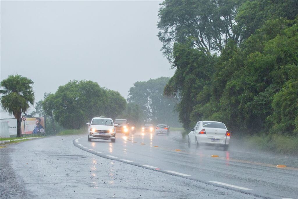 título imagem Mês de abril inicia com chuva e baixas temperaturas