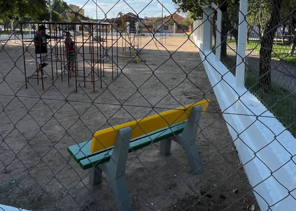 título imagem Prefeito de cidade da região doa salário para reformas no município