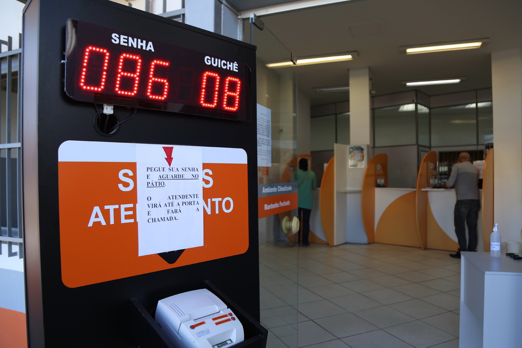 título imagem Com salários de até R$ 10 mil, Detran RS abre processo seletivo para cargos de níveis médio e superior