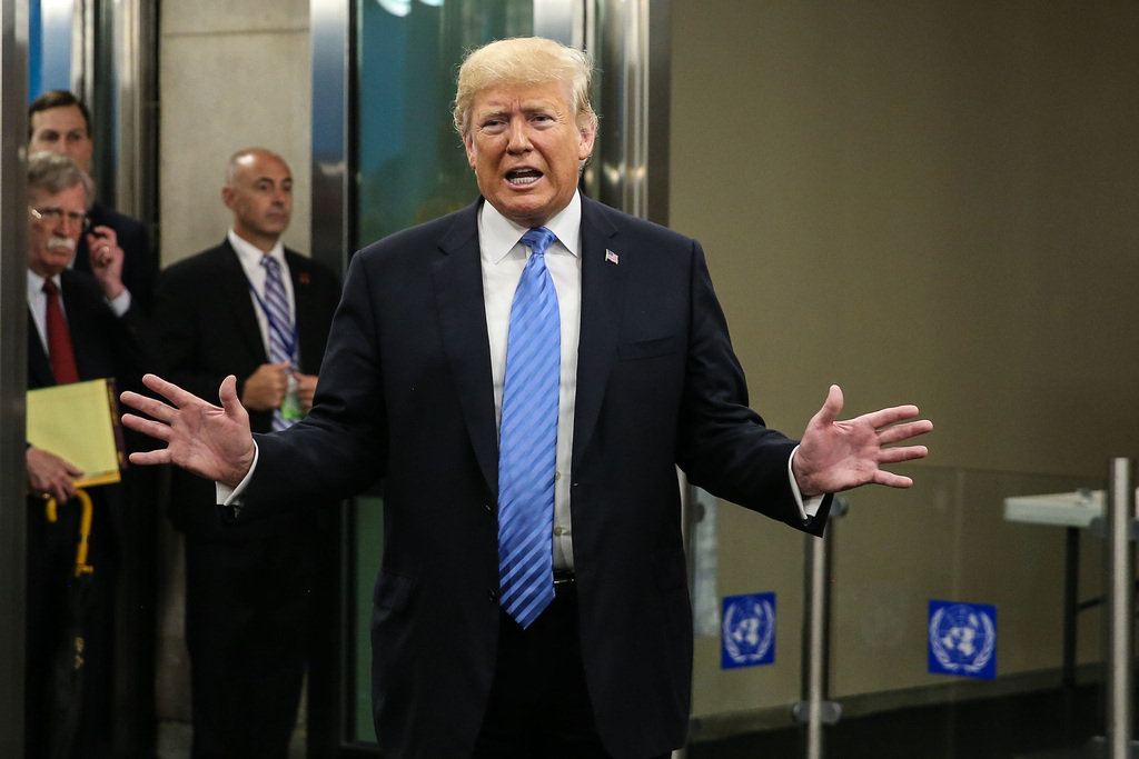 Tarifas de Trump podem provocar recessão e alta da inflação em todo o mundo, inclusive no Brasil, diz professor da UFSM