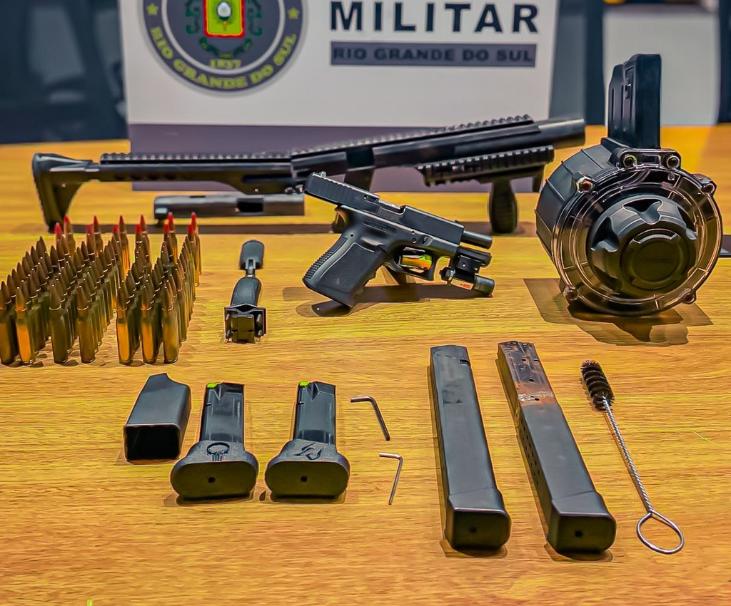 Brigada Militar apreende grande quantidade de armas em Santa Maria