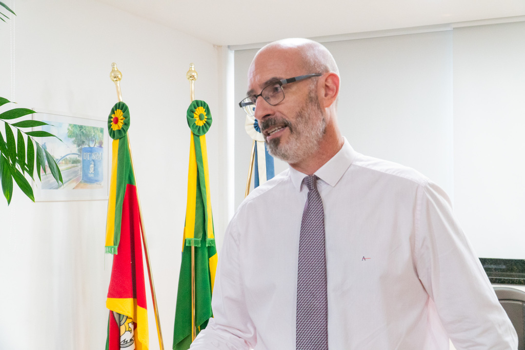 título imagem “Também estamos fazendo essa pergunta”, diz reitor sobre causa de acidente com ônibus da UFSM; confira pronunciamento