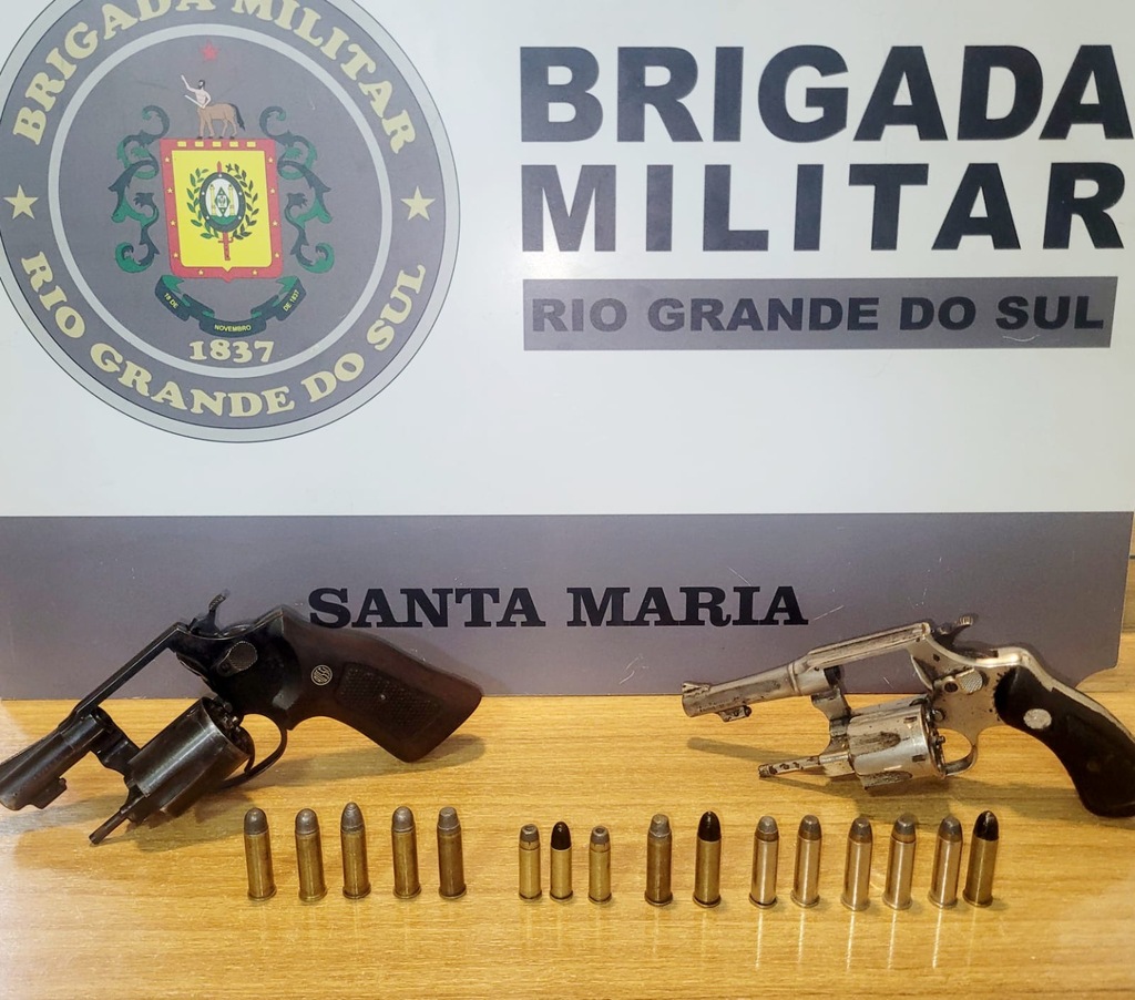 título imagem Adolescente é apreendido com duas armas no Bairro Carolina em Santa Maria