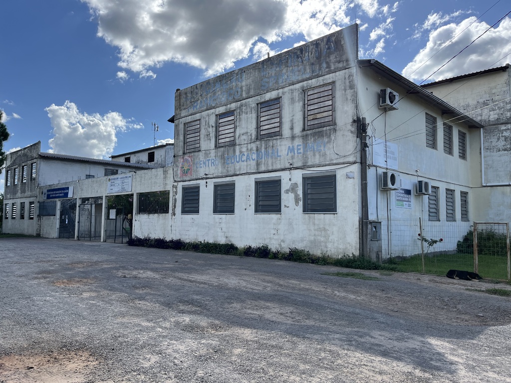 título imagem Ano letivo ainda não começou para turma de alunos na Região Oeste