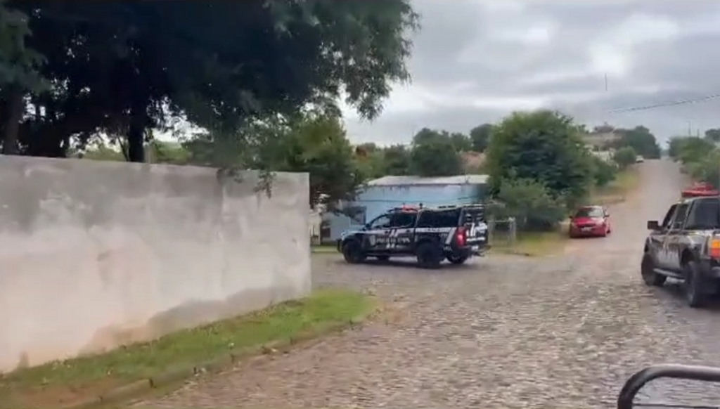 Mulher apontada como mandante de esquema de extorsão é presa em São Francisco de Assis; facção teria extorquido mais de R$ 400 mil de apenas uma vítima