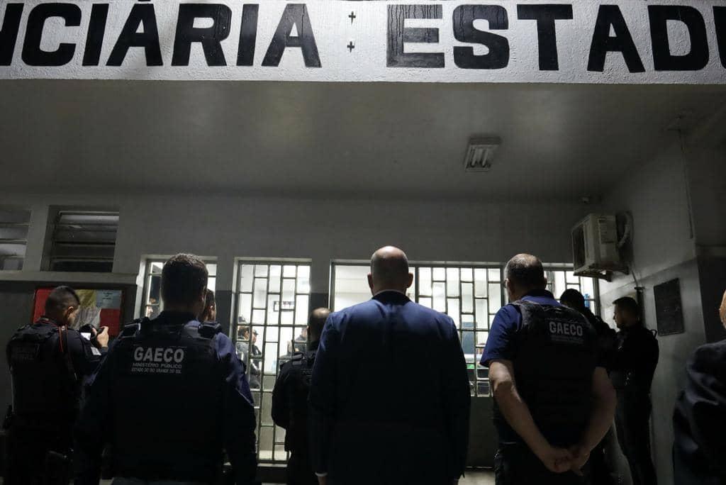 título imagem Ex-diretor de penitenciária gaúcha é condenado a 25 anos de cadeia por facilitar ingresso de drogas e celulares a presos
