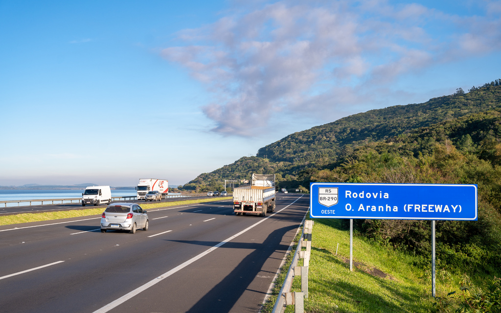 título imagem Movimento no feriadão de Páscoa: 117 mil veículos são esperados na RSC-287 e 311 mil na Freeway
