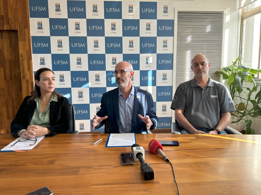 Freios e itens de segurança do ônibus da UFSM que tombou em Imigrante estavam com manutenção em dia, afirma reitor Freios e itens de segurança do ônibus da UFSM que tombou em Imigrante estavam com manutenção em dia, afirma reitor