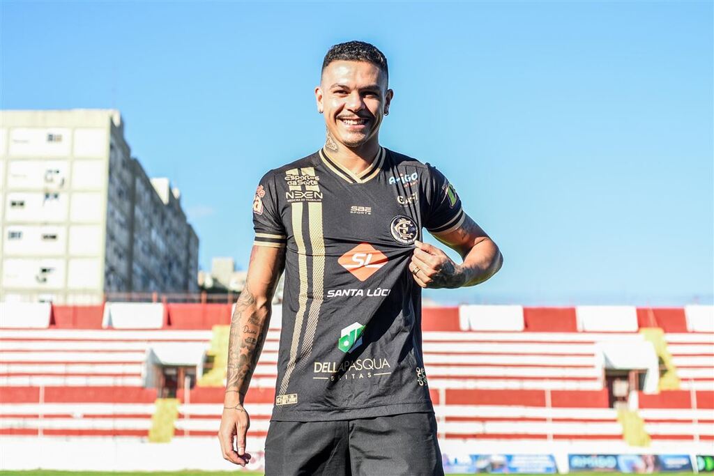 título imagem Inter-SM anuncia a contratação do meia Mossoró