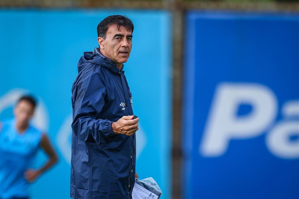 Grêmio demite Gustavo Quinteros após levar goleada do Mirassol