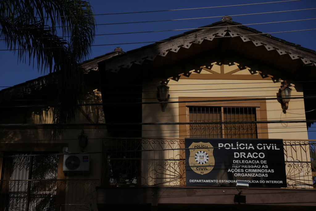 Homem é preso por tráfico de drogas durante operação da DRACO em Santa Maria