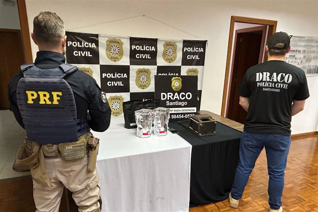 Apreensão de mais de R$ 500 mil em cocaína resulta na prisão de jovem em Santiago Apreensão de mais de R$ 500 mil em cocaína resulta na prisão de jovem em Santiago
