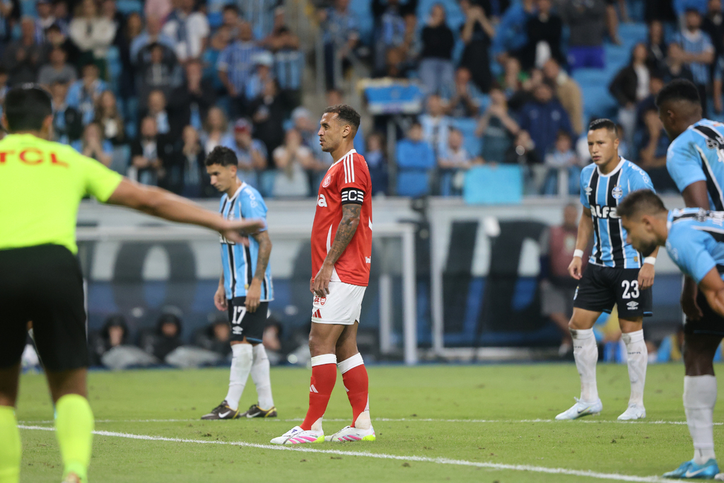 título imagem Clássico Gre-Nal 447 pelo Brasileirão termina em empate na Arena