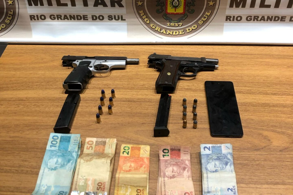 Dupla é presa por porte ilegal de arma em Santa Maria