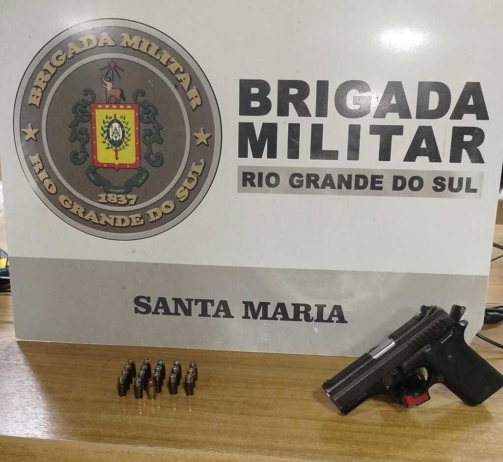 Jovem é preso por porte ilegal de arma de fogo