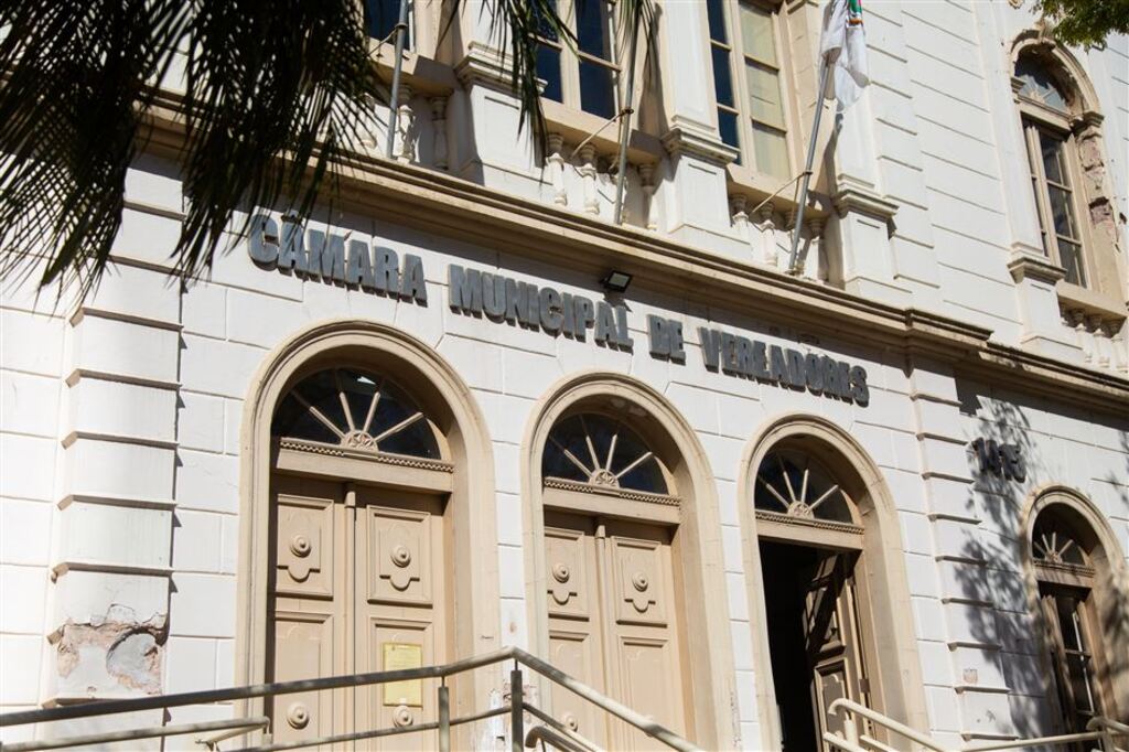 Legislativo de Santa Maria tem 28 frentes parlamentares e 21 comissões especiais, além de uma CPI Legislativo de Santa Maria tem 28 frentes parlamentares e 21 comissões especiais, além de uma CPI