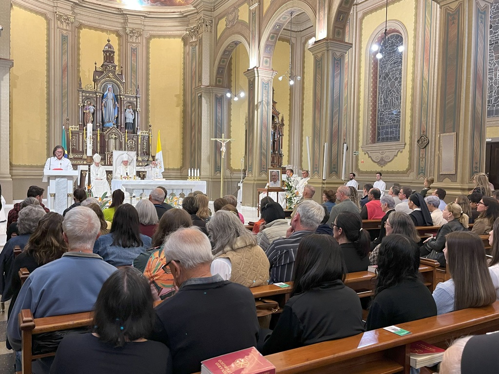 título imagem VÍDEO: assista a missa dedicada ao papa Francisco em Santa Maria