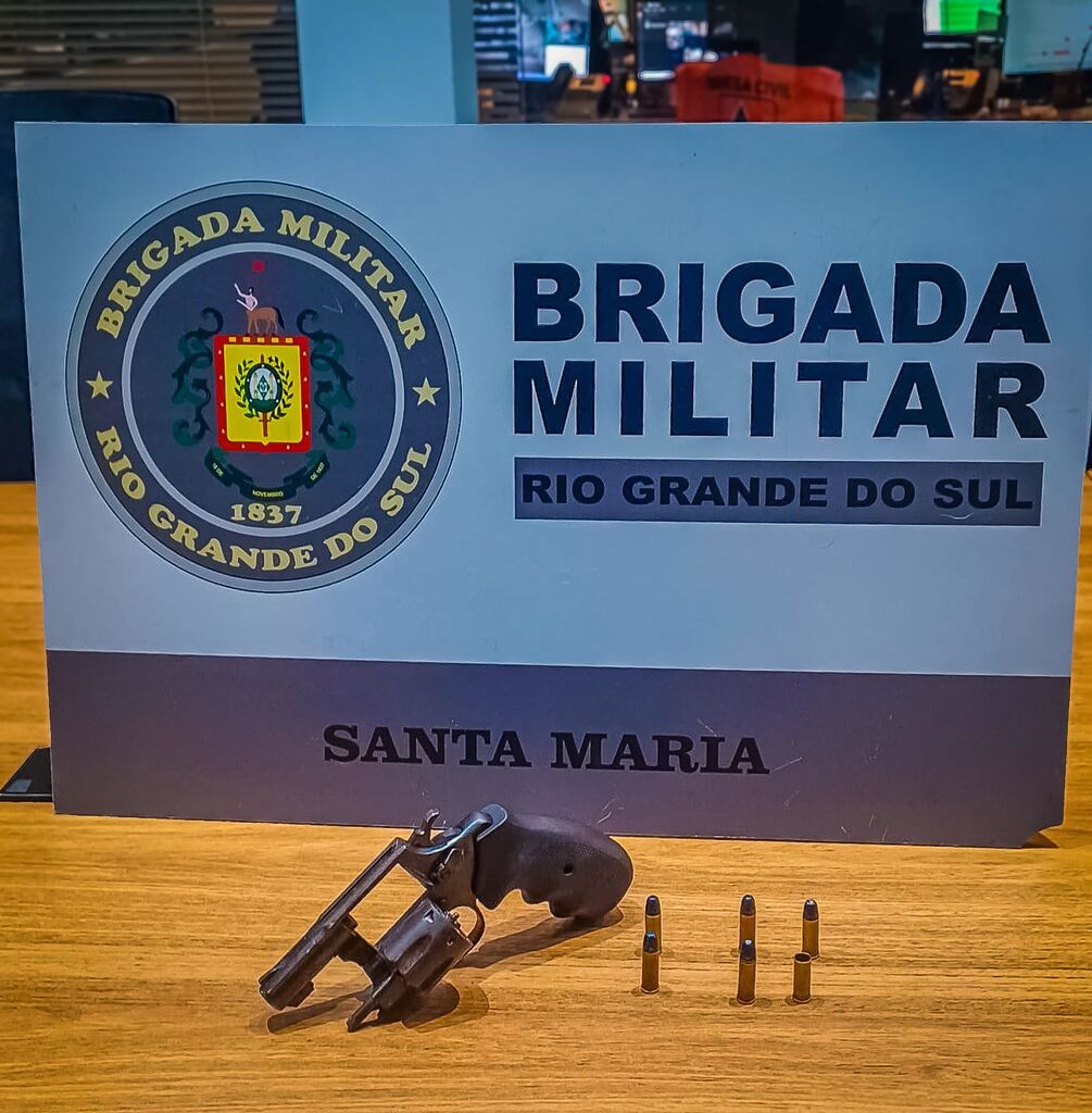 Jovem é preso por porte ilegal de arma no Bairro Passo D'areia em Santa Maria
