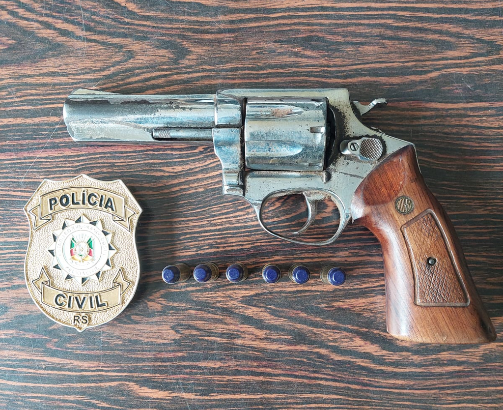 Homem investigado por ameaçar irmã e sobrinho tem arma apreendida em Santa Maria